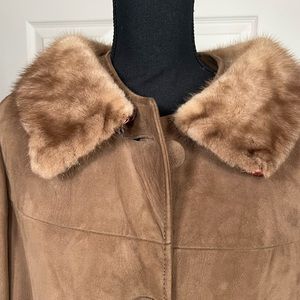 Vintage Woman's Fur Collar Suede Coat Caramel
